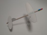 高せいのう紙ひこうきを作って飛ばそう