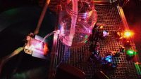 レーザーハープで演奏!水ファイバーで伝送!